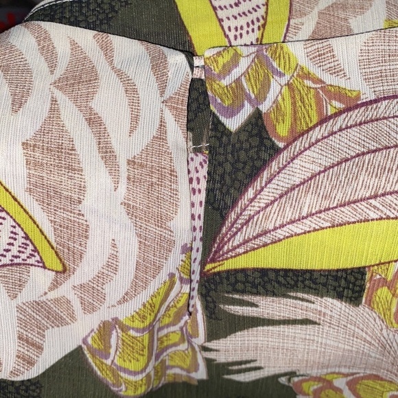 Traffic People semi sheer abstract floral blouse size small - Picture 5 of 9